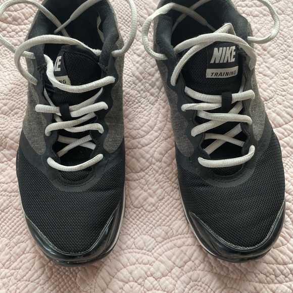 NIKE RUNNING SHOES - Picture 4 of 4